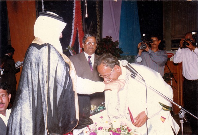 Recieving felicitation from Kannada Sangha in Bahrain.
