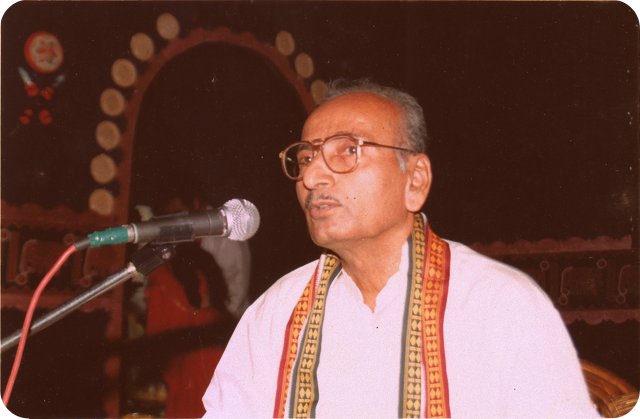 Puninchathaya delivering speech on the occassion of his sixtieth birthday celebrations held in Edneer.